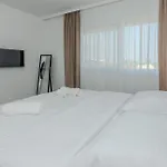 Сasa de vacaciones Front In Vrsi
